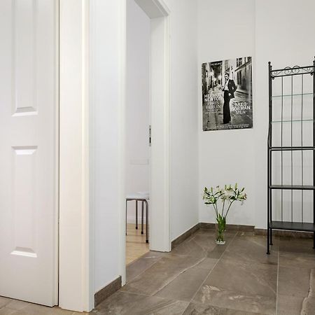 Newton-Appartement Mit 3 Schlafzimmern Berlin Bagian luar foto