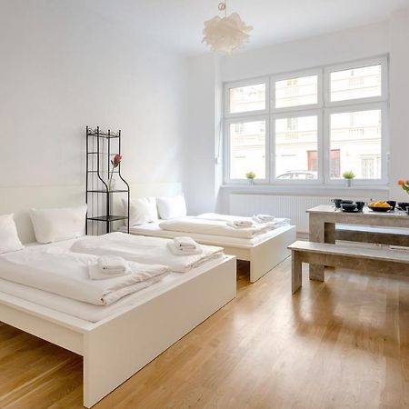 Newton-Appartement Mit 3 Schlafzimmern Berlin Bagian luar foto