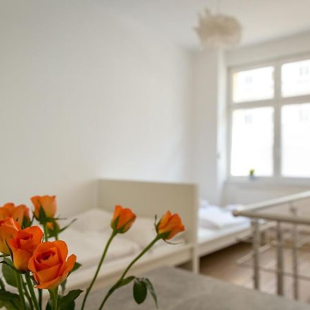 Newton-Appartement Mit 3 Schlafzimmern Berlin Bagian luar foto