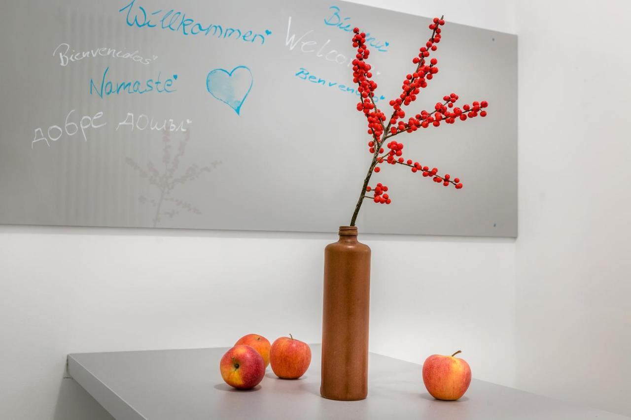 Newton-Appartement Mit 3 Schlafzimmern Berlin Bagian luar foto