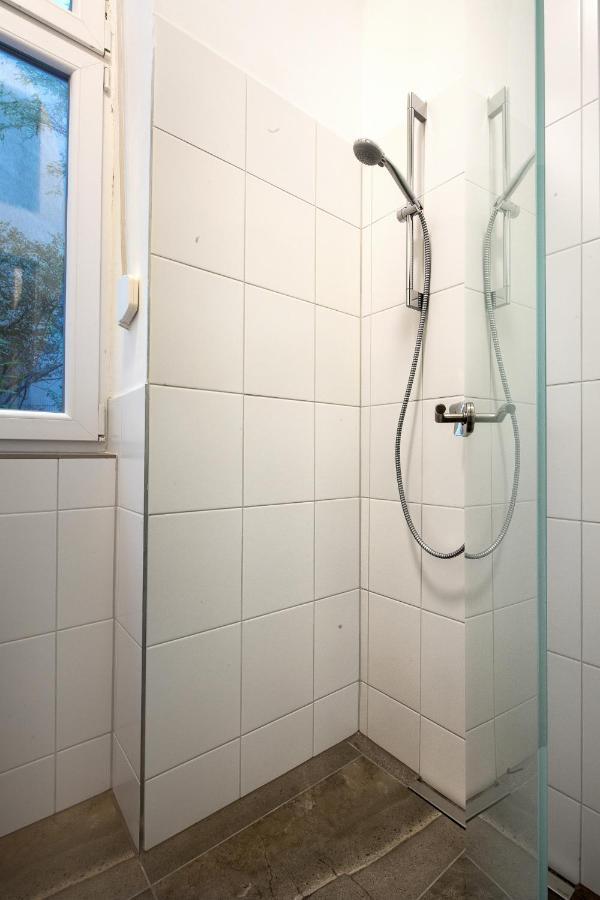 Newton-Appartement Mit 3 Schlafzimmern Berlin Bagian luar foto