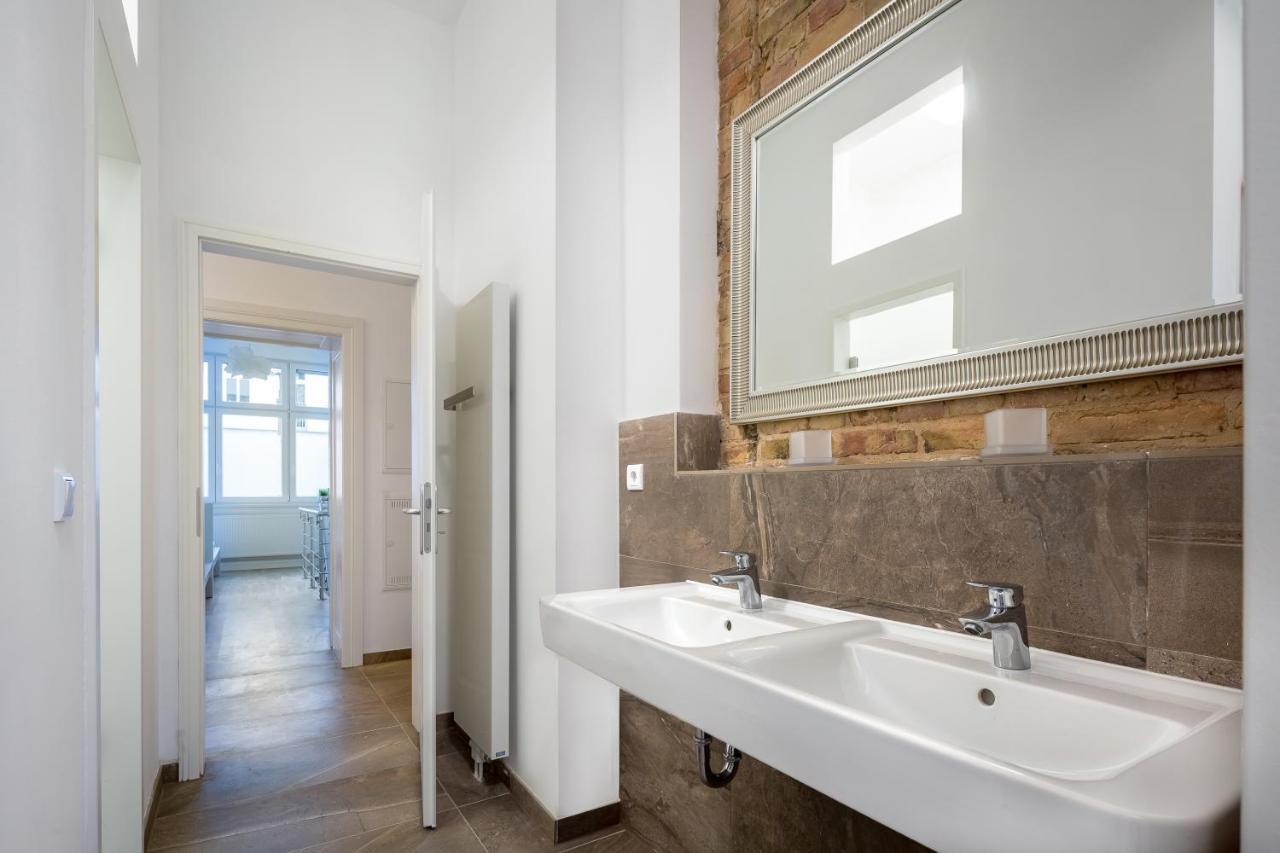 Newton-Appartement Mit 3 Schlafzimmern Berlin Bagian luar foto