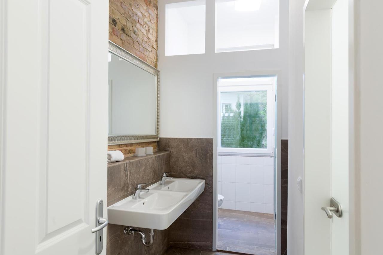 Newton-Appartement Mit 3 Schlafzimmern Berlin Bagian luar foto
