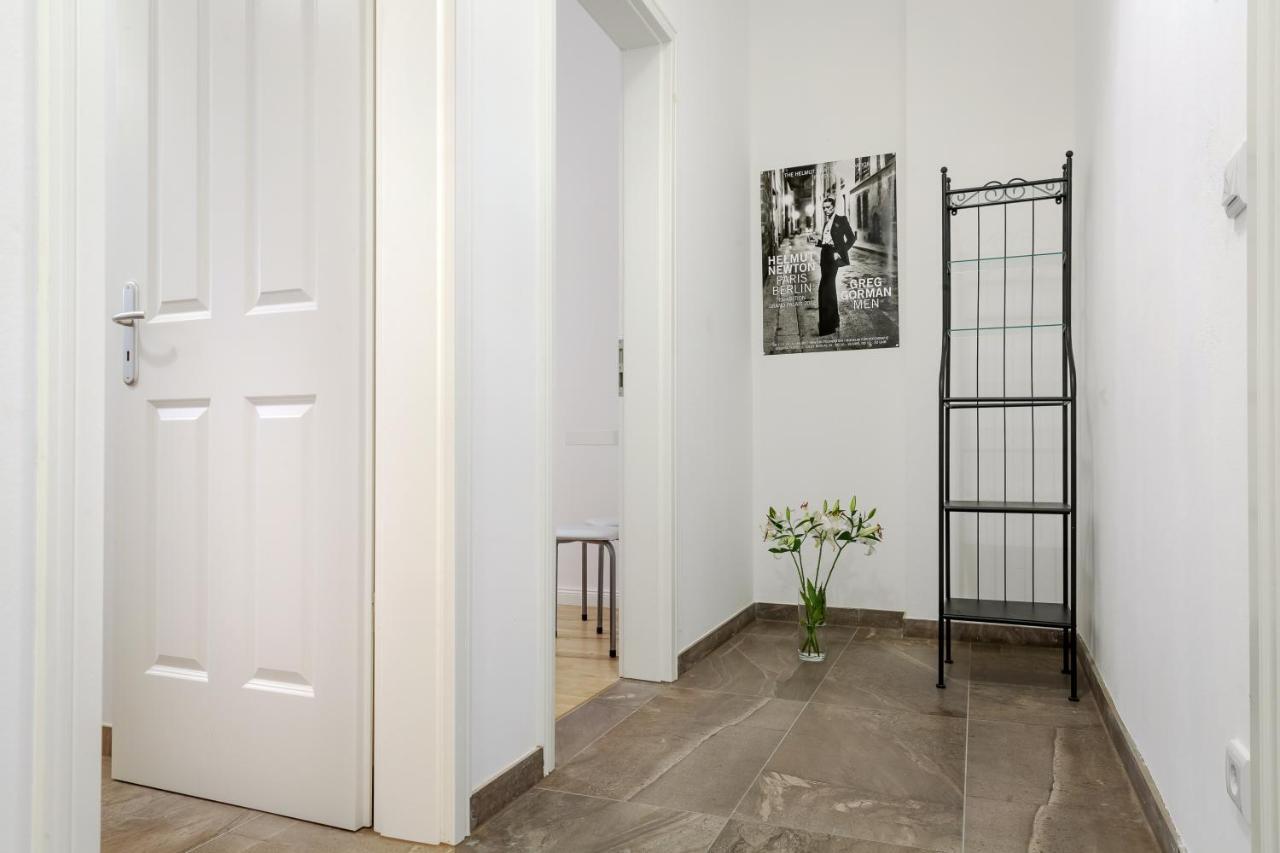Newton-Appartement Mit 3 Schlafzimmern Berlin Bagian luar foto