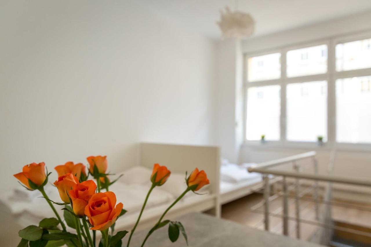 Newton-Appartement Mit 3 Schlafzimmern Berlin Bagian luar foto